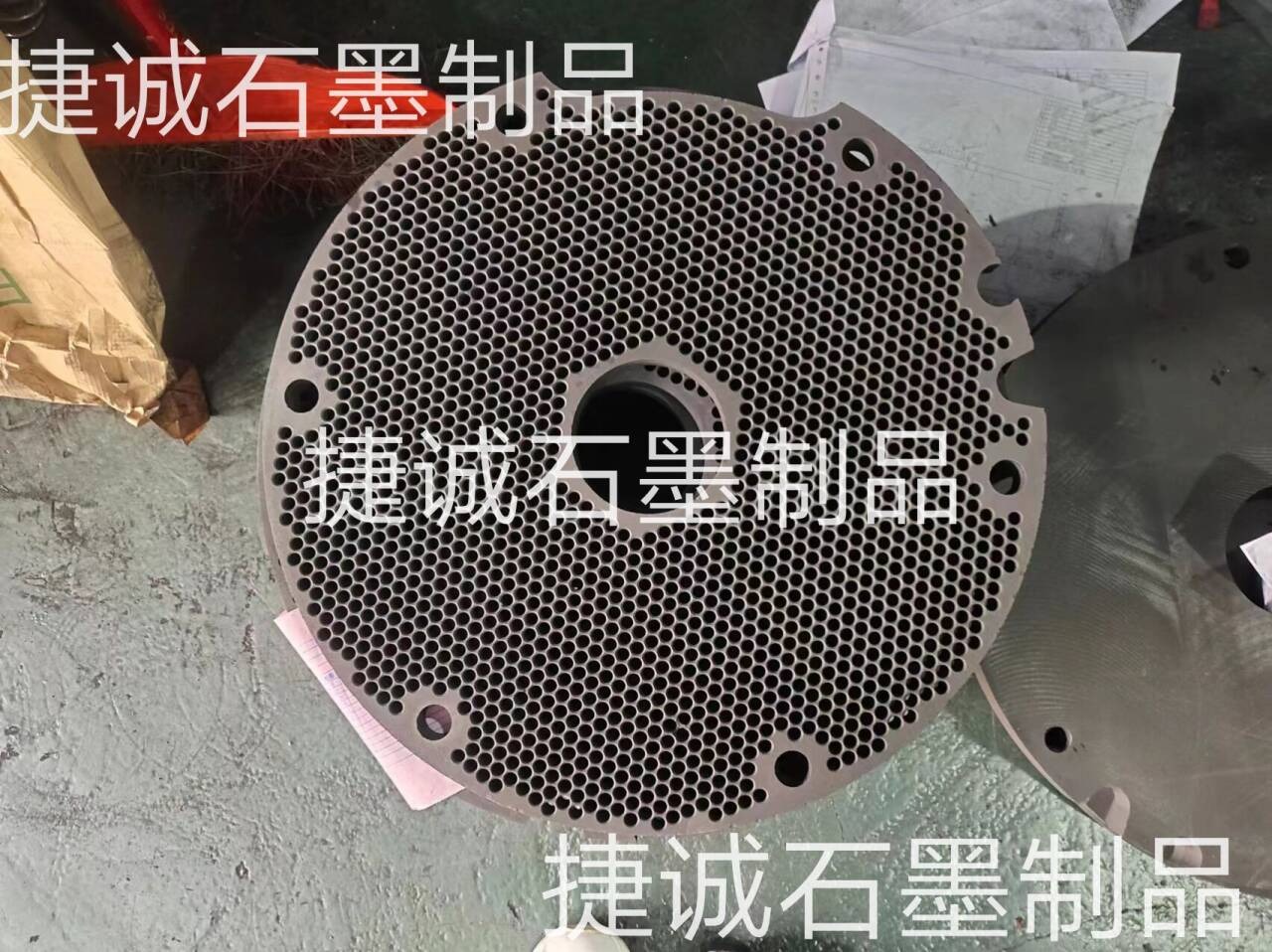 硬質(zhì)合金石墨盤(pán)，石墨盤(pán)，刀具燒結(jié)石墨盤(pán)，石墨盤(pán)加工，銅管燒結(jié)石墨盤(pán)，燒結(jié)石墨盤(pán)，石墨盤(pán)加工廠，石墨盤(pán)生產(chǎn)廠家，石墨盤(pán)廠家