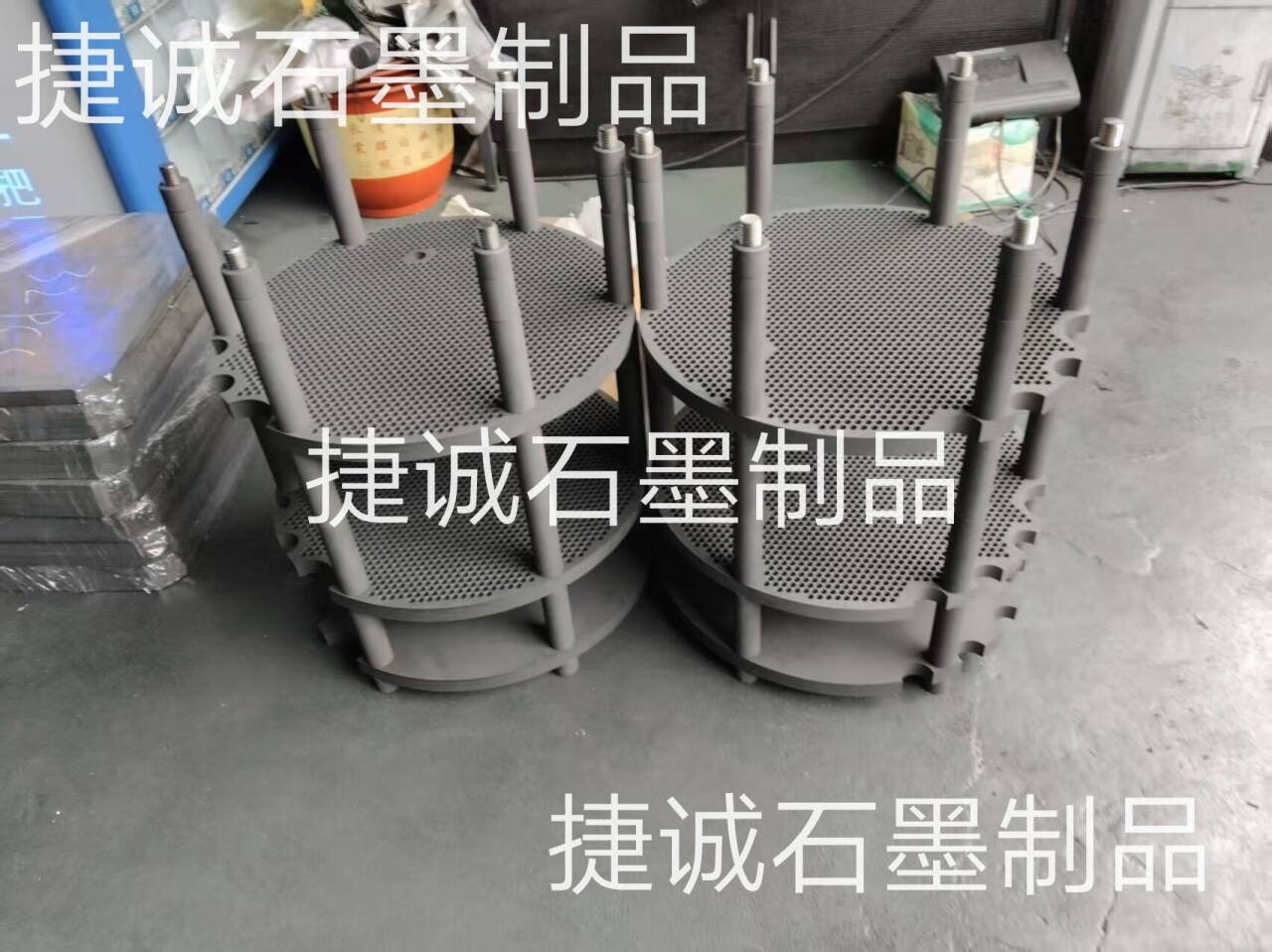 硬質(zhì)合金石墨盤(pán)，石墨盤(pán)，刀具燒結(jié)石墨盤(pán)，石墨盤(pán)加工，銅管燒結(jié)石墨盤(pán)，燒結(jié)石墨盤(pán)，石墨盤(pán)加工廠，石墨盤(pán)生產(chǎn)廠家